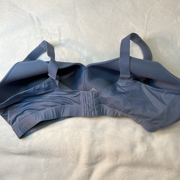 Cacique denim blue Bra in Size 46D. No wire and light lining. 4 hooks. - Picture 2 of 5
